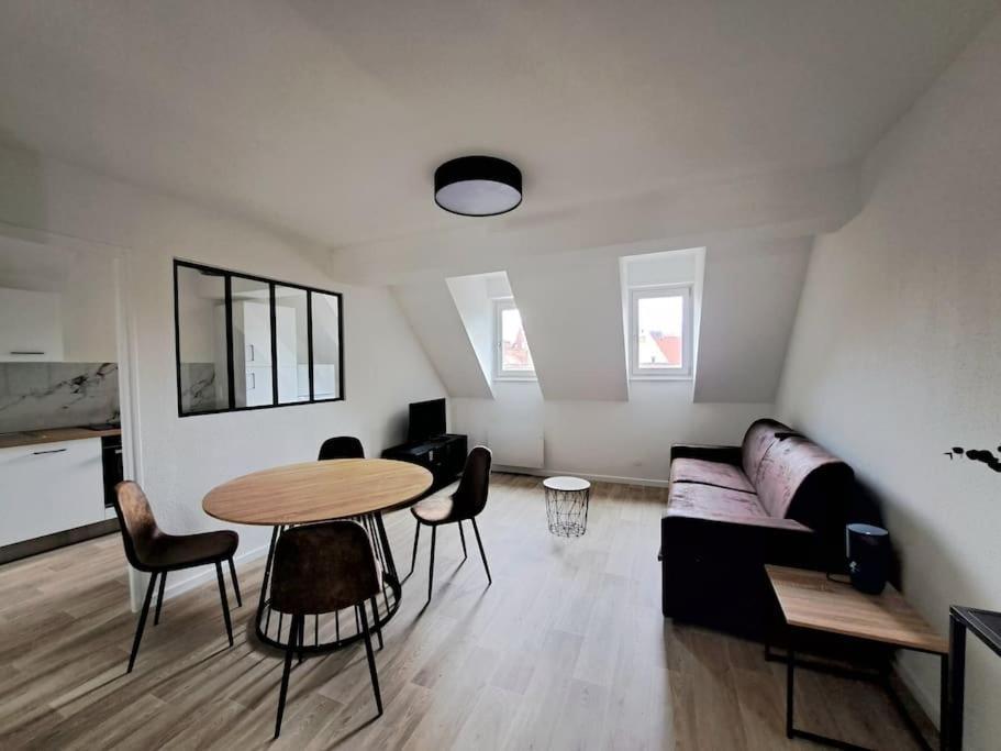 Appartement Centre Historique Avec Parking Inclus กอลมาร์ ภายนอก รูปภาพ
