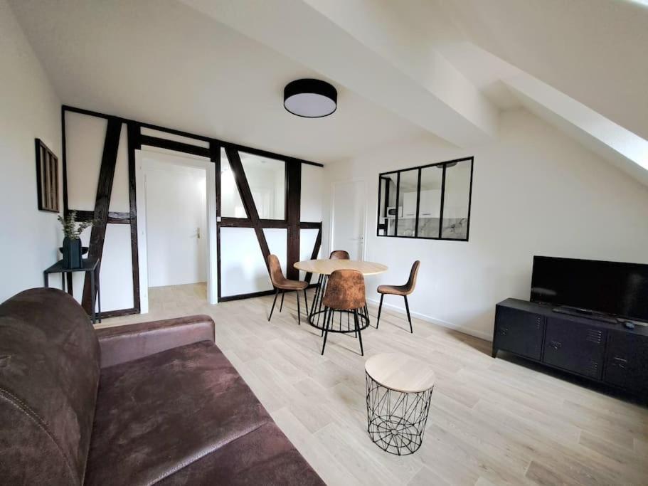 Appartement Centre Historique Avec Parking Inclus กอลมาร์ ภายนอก รูปภาพ